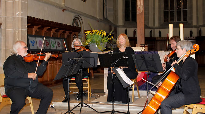 Das Planorbis Quartett und Sängerich Susan Eitrich (Mitte) beeindruckten das Publikum in der Martinskirche.