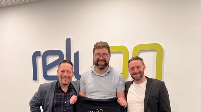 Mirko Tochtermann (Vorstandsmitglied von Relyon, links), Matthias Kunz (Alleinvorstand von Wemakefuture, Mitte) und Ralf Meckle