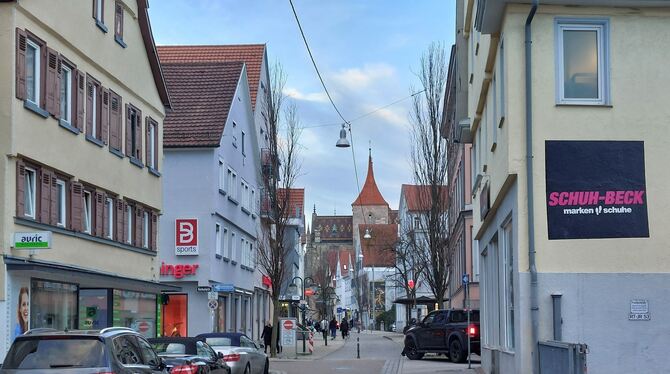 Autofahrer versuchen immer wieder den Poller zum umfahren, der die Metzgerstraße blockiert.