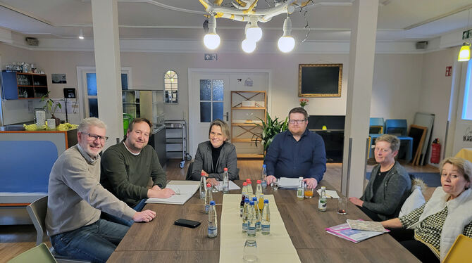 Ehrenamt Das Café Ikarus soll mit ehrenamtlichen Helfern an einigen Sonntag geöffnet werden. Klaus Fischer, Jörg Stalder, Pfarrerin Regin