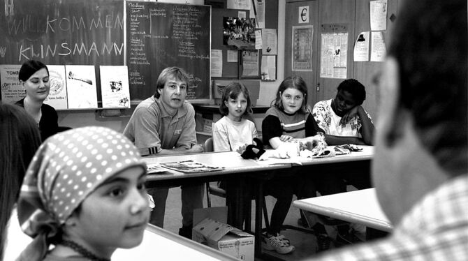 Jürgen Klinsmann besuchte im Mai 2002 Mössinger Schüler im Unterricht.