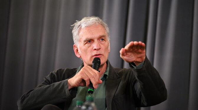 Mit Weitblick und Tiefgang: Der Stuttgarter Schauspieler Walter Sittler in der Volkshochschule Reutlingen.