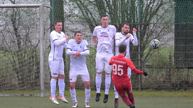 Kotaiba Mawardi vom TSV Oferdingen erzielt im Derby gegen den TSV Pliezhausen den 1:1-Ausgleichstreffer.