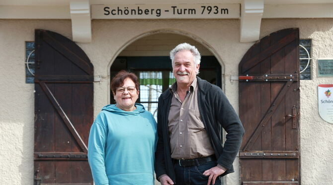 Am Karfreitag geht's los: Heidi und Klaus Weiß öffnen den Kiosk am Schönbergturm.
