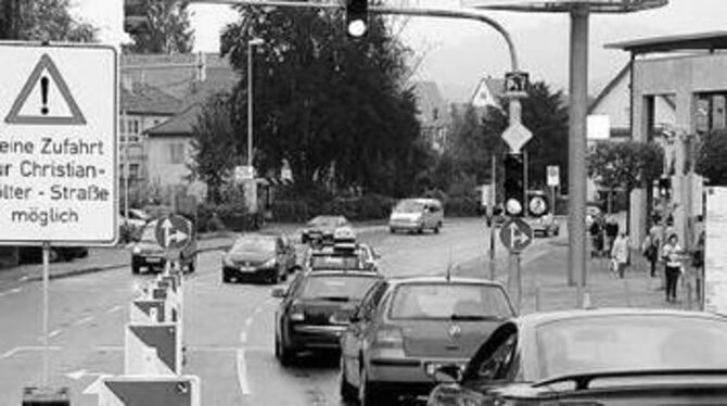 Aus Richtung Reutlingen darf nicht mehr in die Christian-Völter-Straße abgebogen werden.
GEA-FOTO: FÜSSEL
