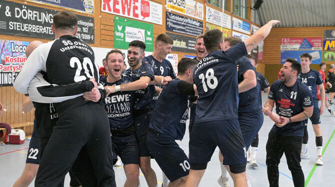 Meister-Jubel bei der SG Ober-/Unterhausen.