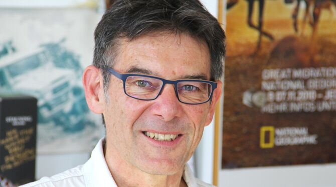 Martin Wikelski beobachtete als Kind die Schwalben im Stall seines Großvaters. Heute nutzt er Satelliten, um das Verhalten zu er