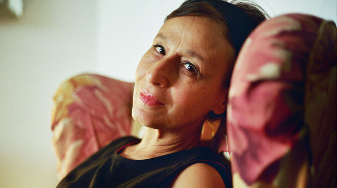 Besingt auf ihrer Platte das Hier und Jetzt: die sizilianische Liedermacherin Etta Scollo.