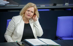  Nancy Faeser (SPD), Bundesministerin für Inneres und Heimat, hätte sich eine Vorratsdatenspeicherung gewünscht. Nun hat sie sic