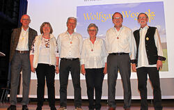 Richten den Wolfgangs Weg ein (von links):  Ulrich Rall, Ursula Halter, Michael Halter, Elisabeth Bothe, Werner Bothe, Wolfgang 