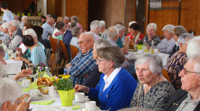 Miteinander Schwätzen und lachen war den Senioren in Engstingen ganz wichtig.