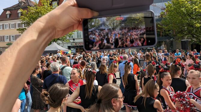 Der verkaufsoffene Sonntag in Reutlingen hat rund 40.000 Besucher in die Stadt gelockt.