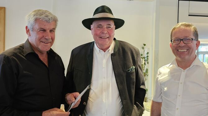 Von links: Hans-Jürgen Müller (Mitveranstalter der Veranstaltungs-Reihe »Ein Abendessen mit ... «, Rudolf Bühler und Thomas Puch