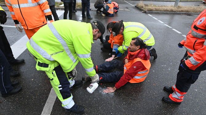 Wegen dieser Aktion am Hohbuchknoten standen vier Klima-Aktivisten vor dem Amtsgericht. Die Verhandlung gegen den fünften wird i