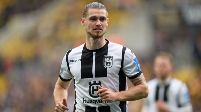 Dennis Chessa Dennis Chessa