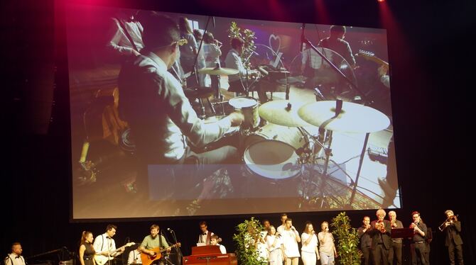 Die Württembergische Landeskirche gab sich am Samstag beim Innovationstag in Reutlingen modern: Mit Popsongs, Lightshow und viel