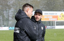 Im ständigen Austausch: SSV-Trainer Philipp Reitter (rechts) und "Co" Jack Luz.