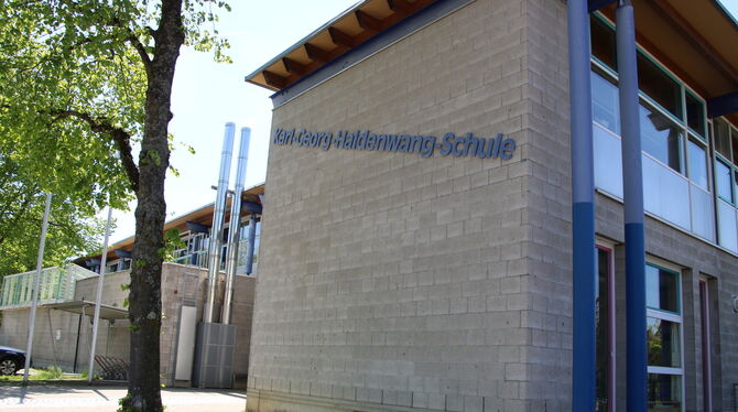1993 gebaut, steht für die Karl-Georg-Haldenwang-Schule in Münsingen bereits eine Generalsanierung an.