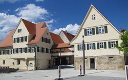 Die Gemeinde Walddorfhäslach hat in den vergangenen Jahren die Ortsmitte von Walddorf umgestaltet und denkmalgeschützte Häuser s