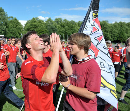 11. Juni 2011: Doppel-Torschütze Andreas Rill feiert den Verbleib des SSV Reutlingen in der Oberliga. 