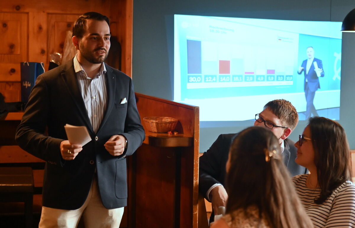 Gute Stimmung bei Armin Mozaffari Jovein vom Stadtverband der CDU Tübingen FOTO MEYER