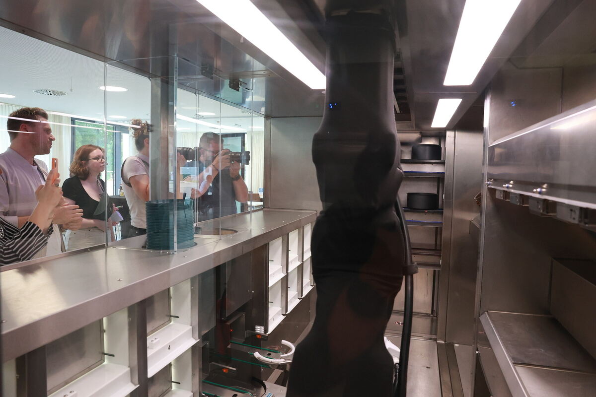 Roboter_Koch_Tübingen_100624__16