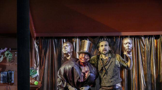 Das Monster und sein Frankenstein: Franziska Beyer (links) und Dennis Junge.