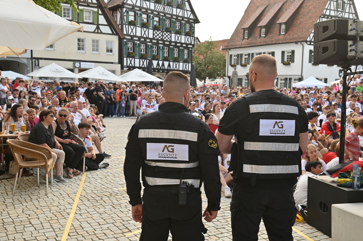 Bild  FOTO JÜRGEN MEYER Public Viewing Pfullingen_03