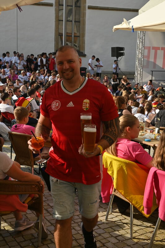 Bild  FOTO JÜRGEN MEYER Public Viewing Pfullingen_13