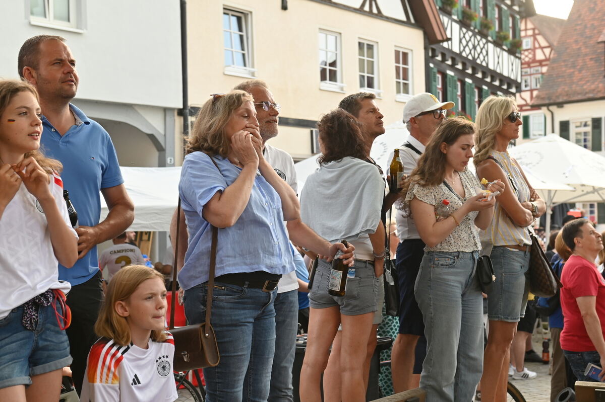 Bild  FOTO JÜRGEN MEYER Public Viewing Pfullingen_20
