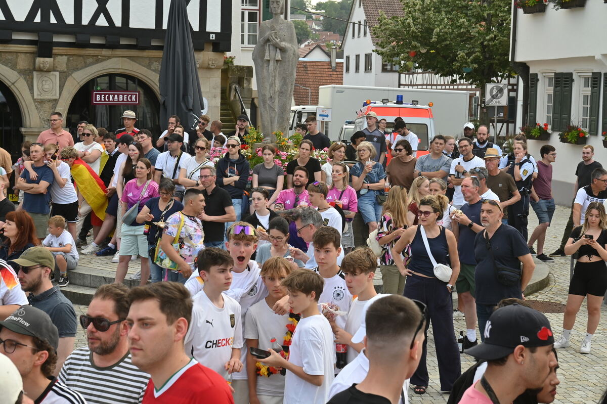 Bild  FOTO JÜRGEN MEYER Public Viewing Pfullingen_26