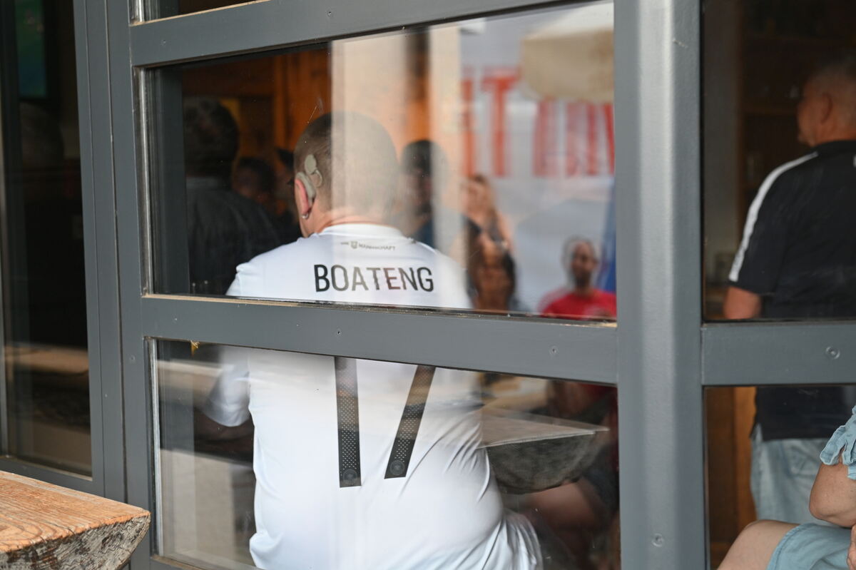 Bild  FOTO JÜRGEN MEYER Public Viewing Pfullingen_33