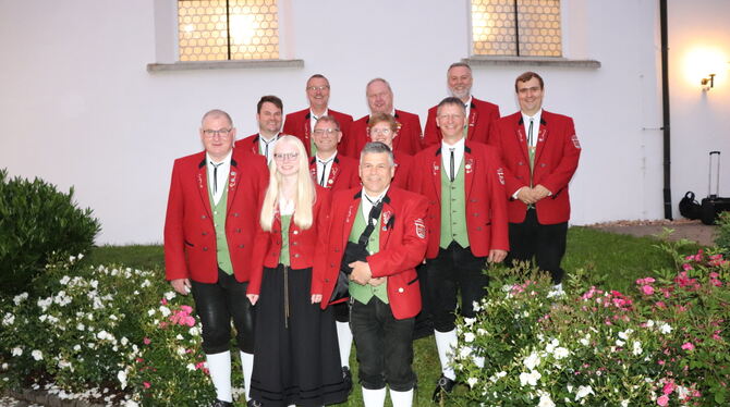 Bei der Musikkapelle Feldhausen-Harthausen gab’s im Rahmen des Sommerkonzerts auch Ehrungen.  FOTO: VEREIN