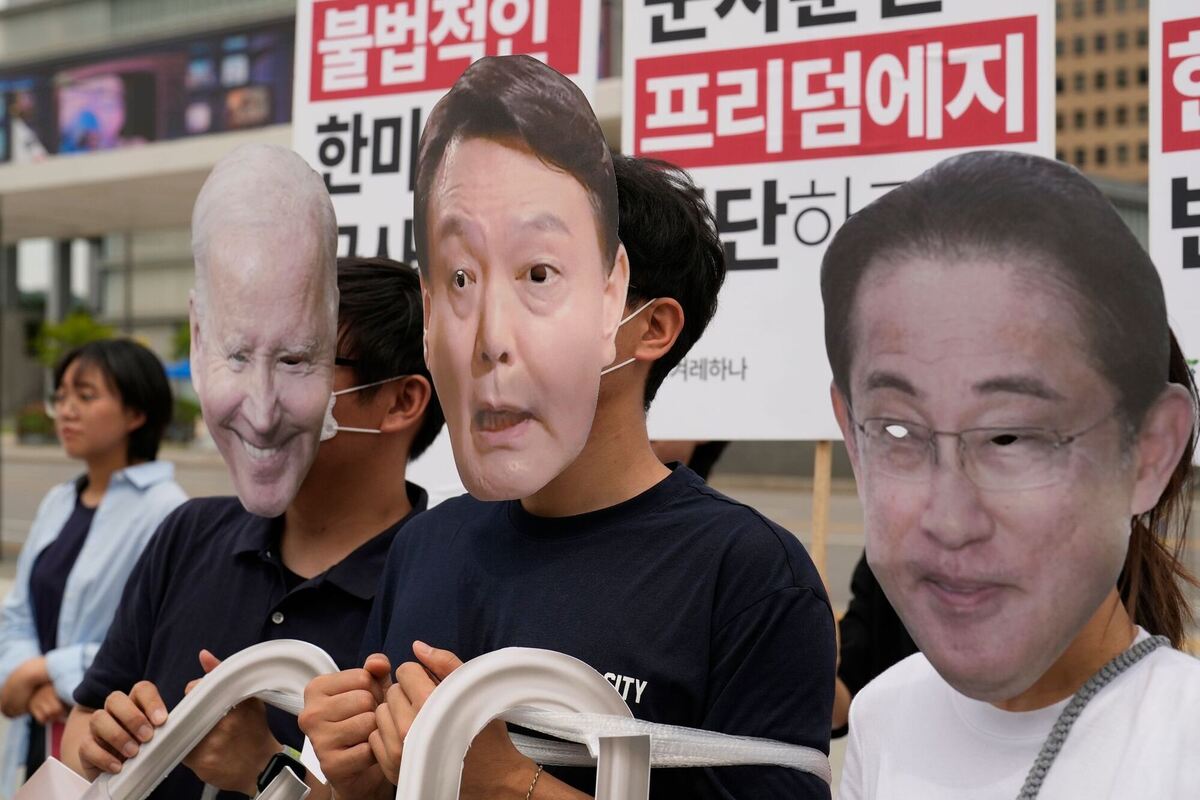 Protest mit Maske Protest mit Maske