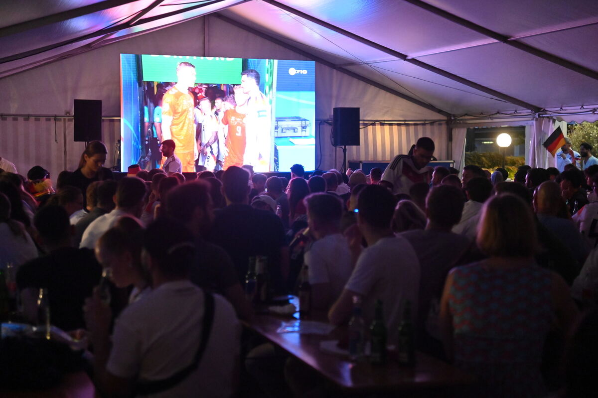 Bild  FOTO JÜRGEN MEYER Public Viewing Reutlingen_36