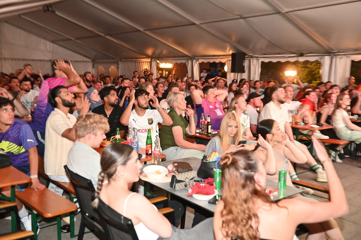 Bild  FOTO JÜRGEN MEYER Public Viewing Reutlingen_39