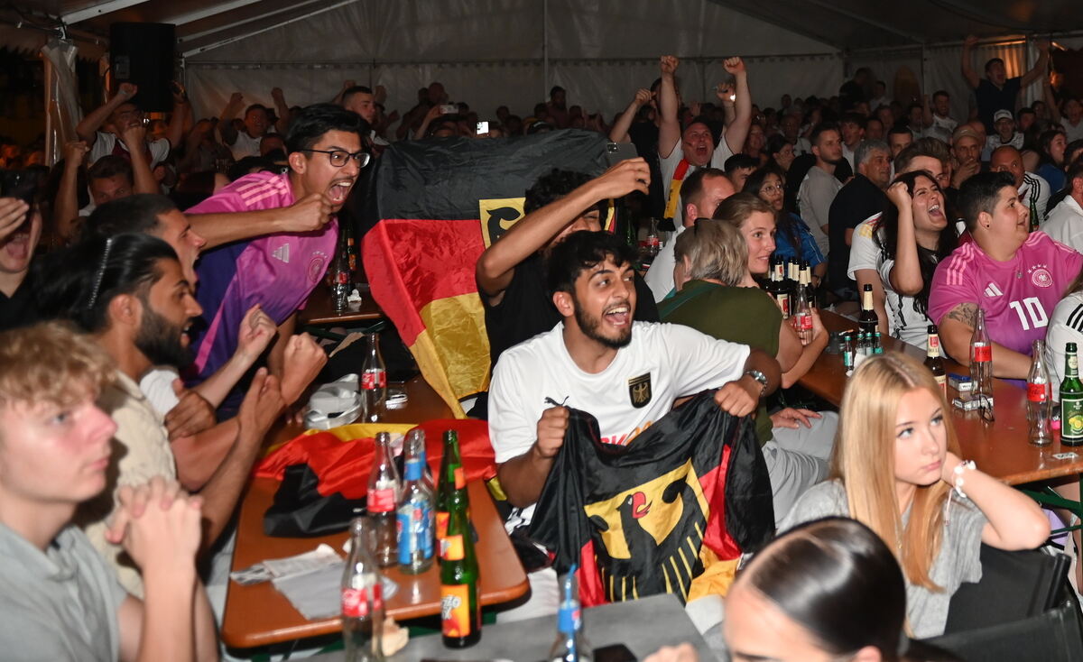 Bild  FOTO JÜRGEN MEYER Public Viewing Reutlingen_47