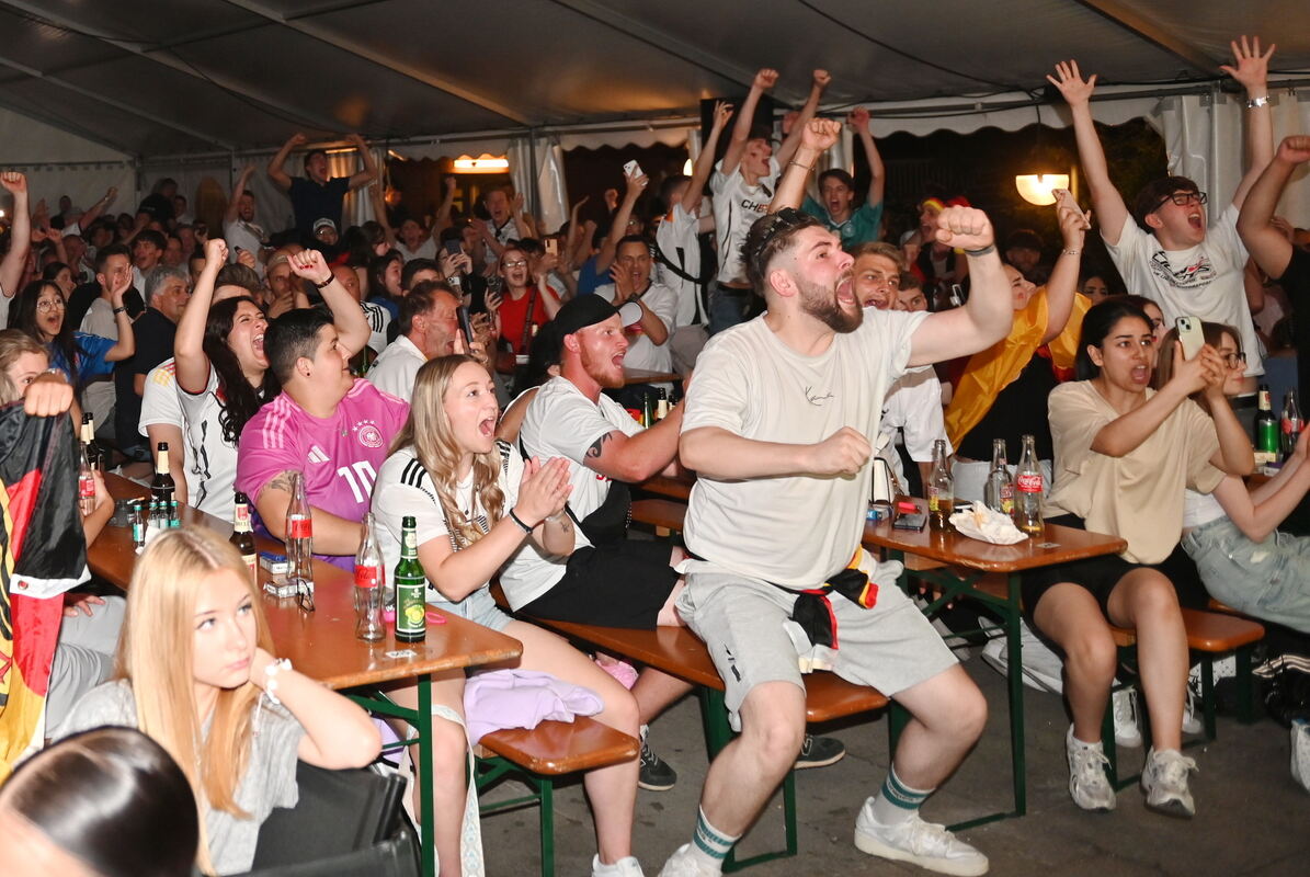 Bild  FOTO JÜRGEN MEYER Public Viewing Reutlingen_48