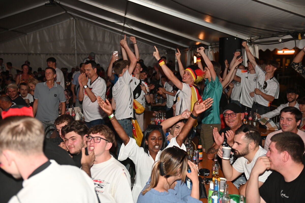 Bild  FOTO JÜRGEN MEYER Public Viewing Reutlingen_50