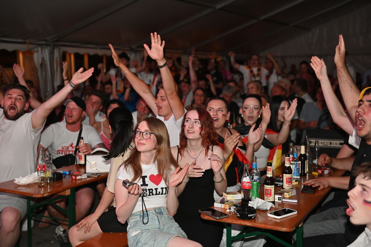 Bild  FOTO JÜRGEN MEYER Public Viewing Reutlingen_52