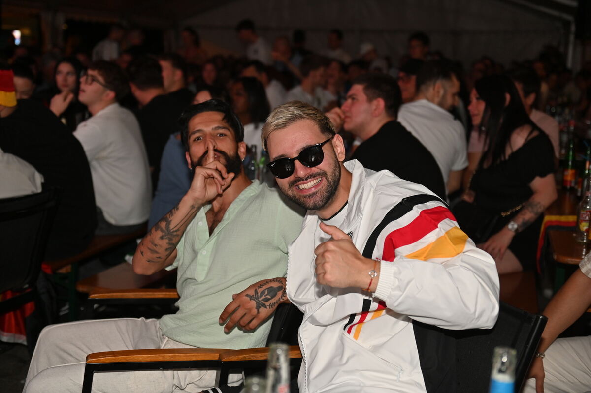 Bild  FOTO JÜRGEN MEYER Public Viewing Reutlingen_54