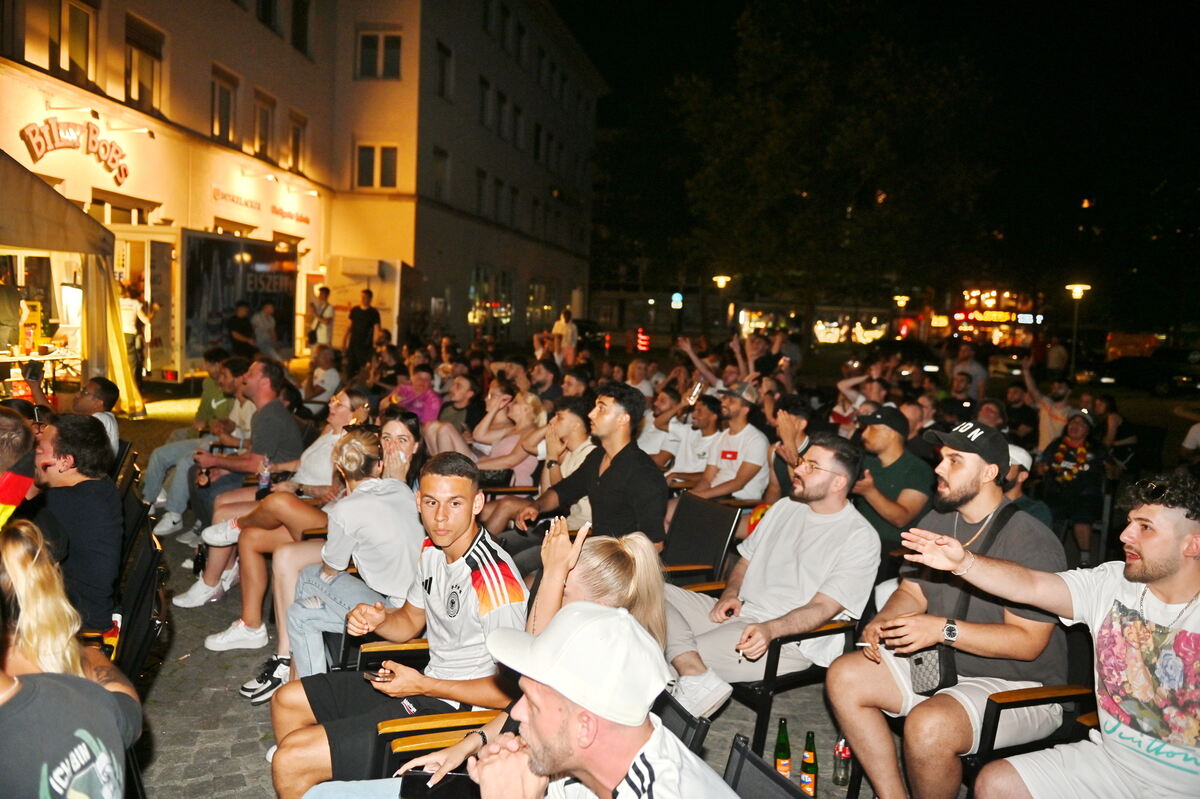 Bild  FOTO JÜRGEN MEYER Public Viewing Reutlingen_55