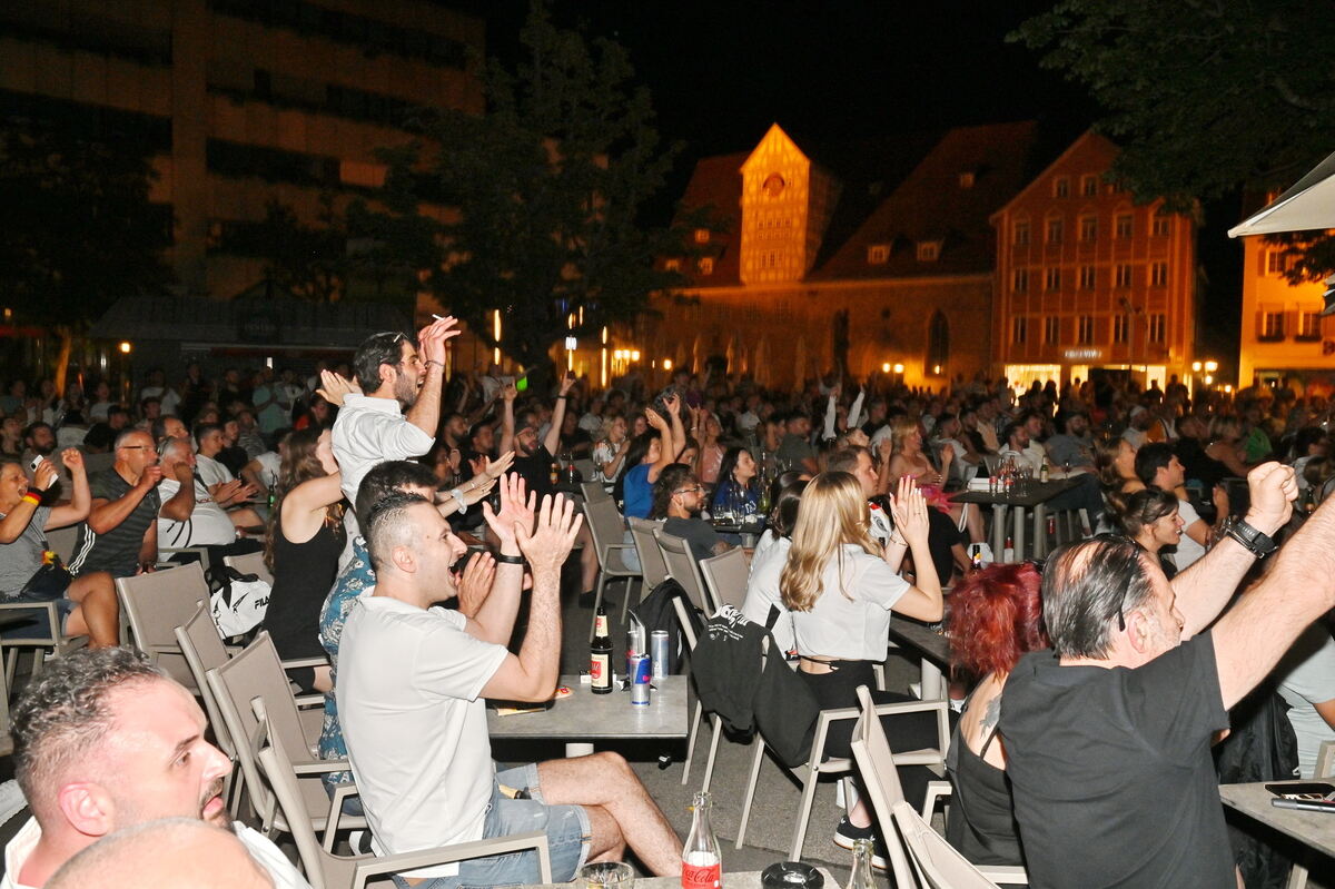 Bild  FOTO JÜRGEN MEYER Public Viewing Reutlingen_56