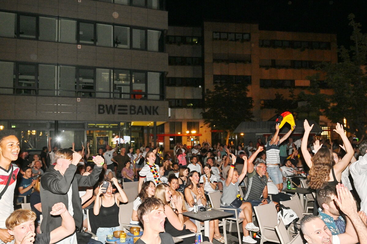 Bild  FOTO JÜRGEN MEYER Public Viewing Reutlingen_57