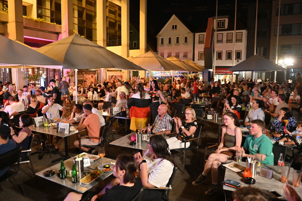 Bild  FOTO JÜRGEN MEYER Public Viewing Reutlingen_61