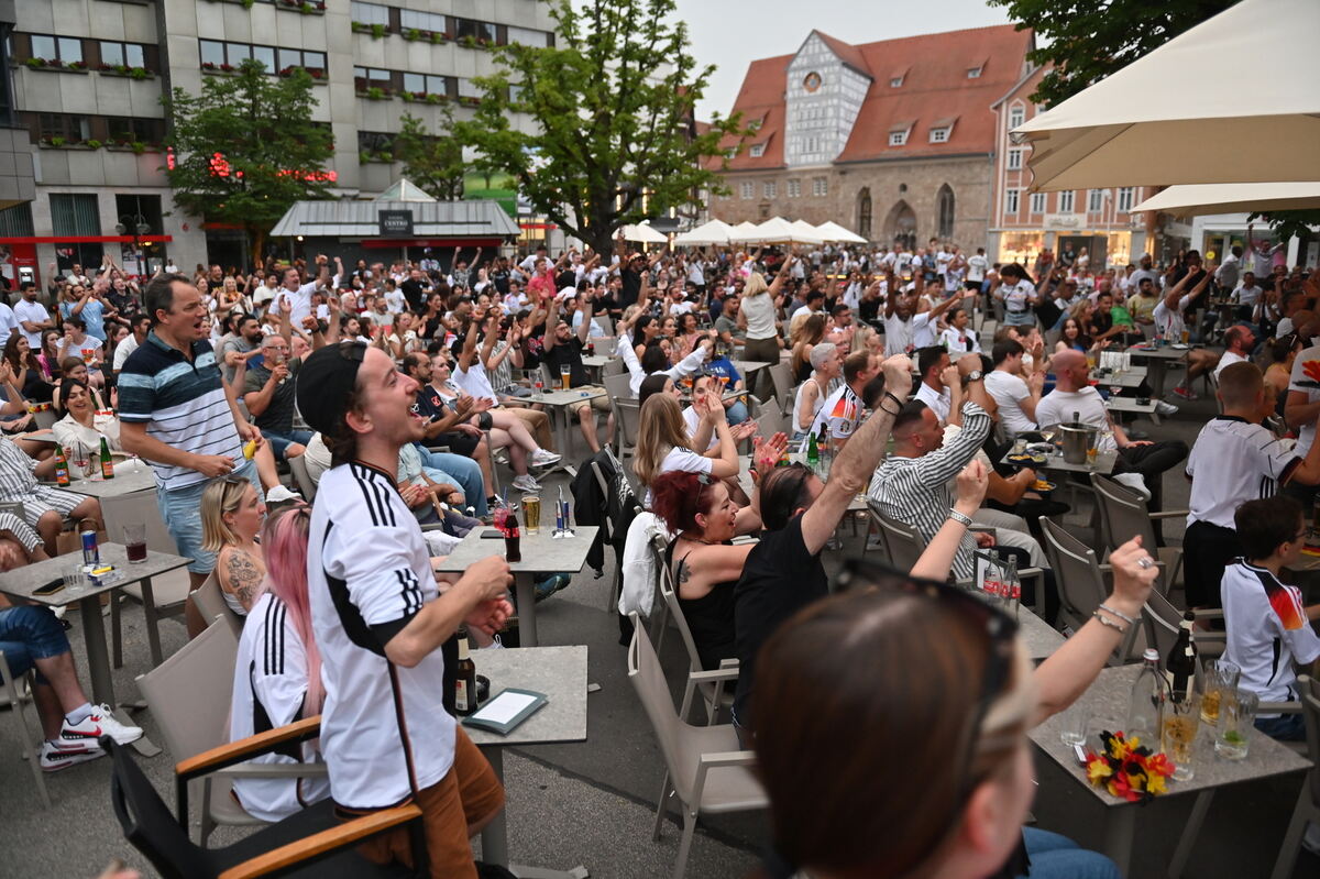 Bild  FOTO JÜRGEN MEYER Public Viewing Reutlingen_06