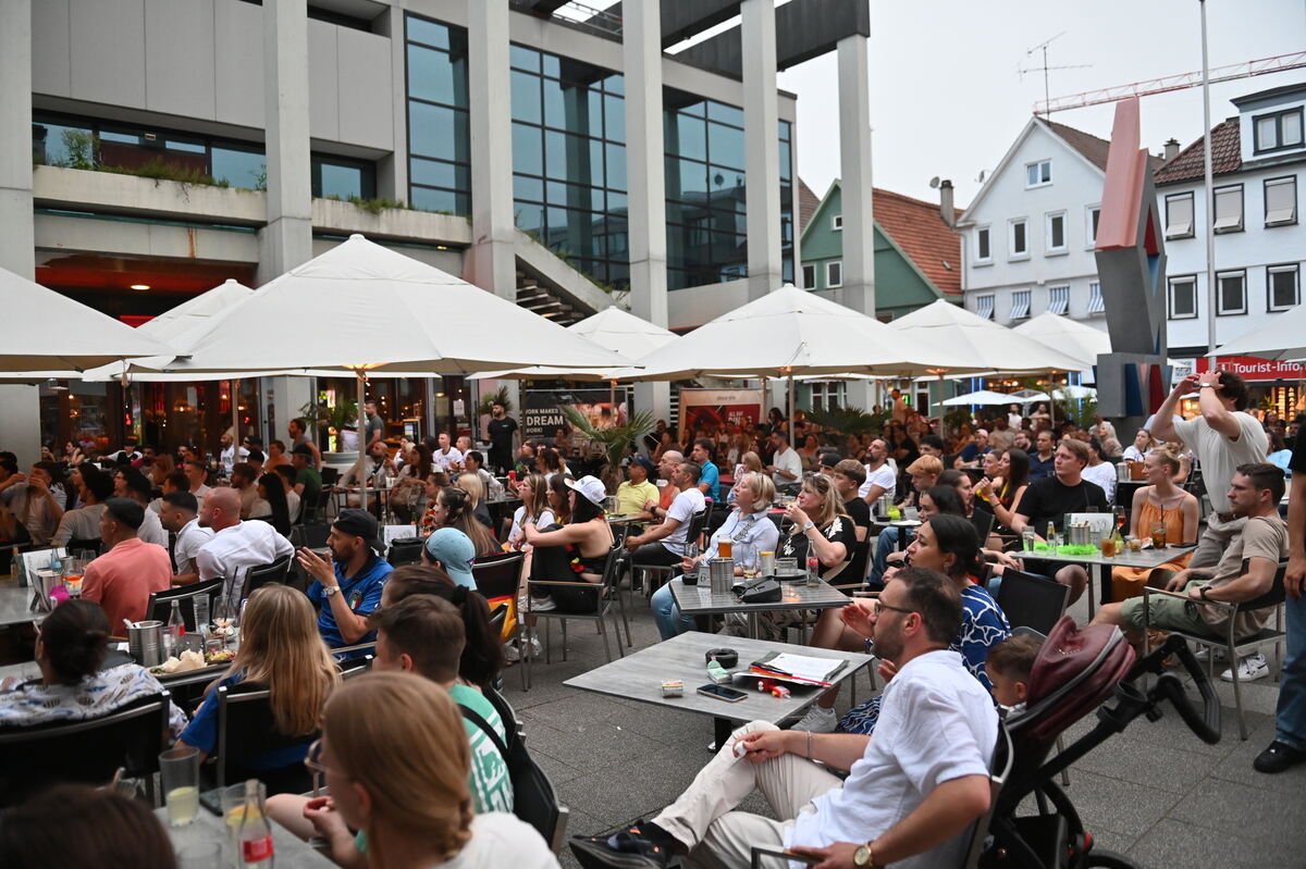 Bild  FOTO JÜRGEN MEYER Public Viewing Reutlingen_10