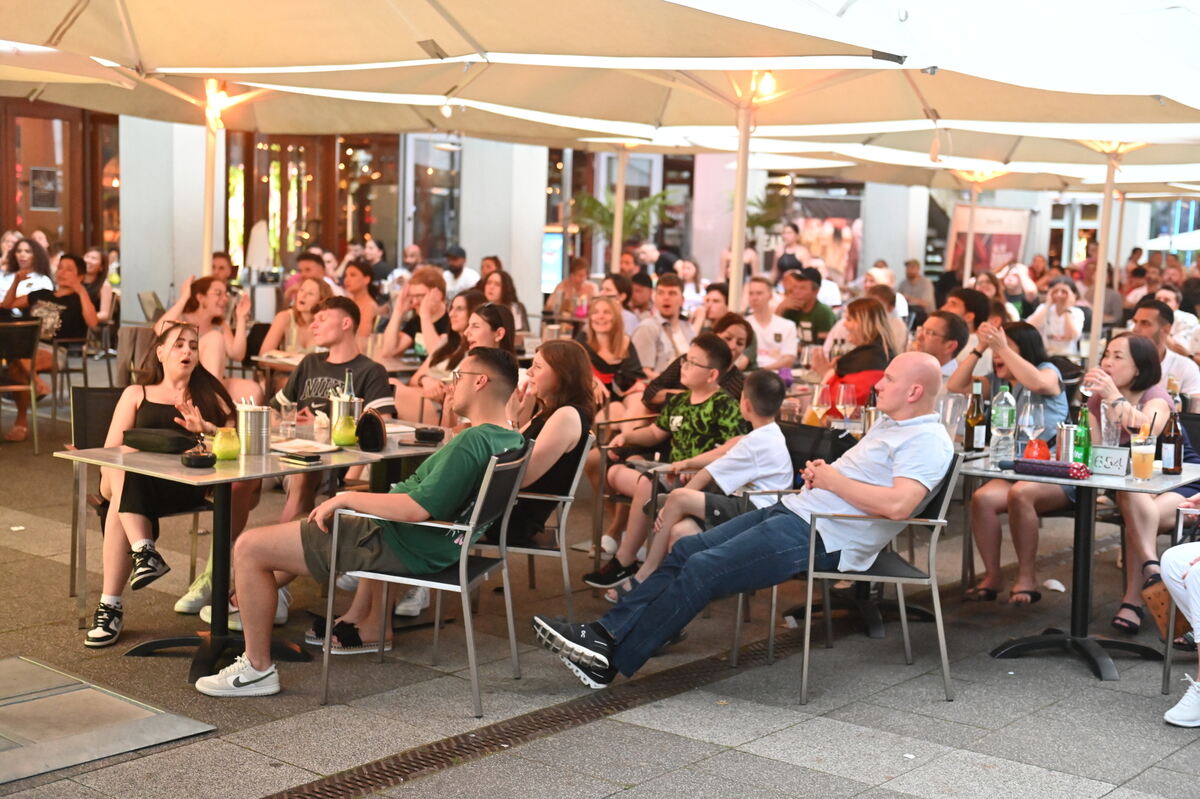 Bild  FOTO JÜRGEN MEYER Public Viewing Reutlingen_15