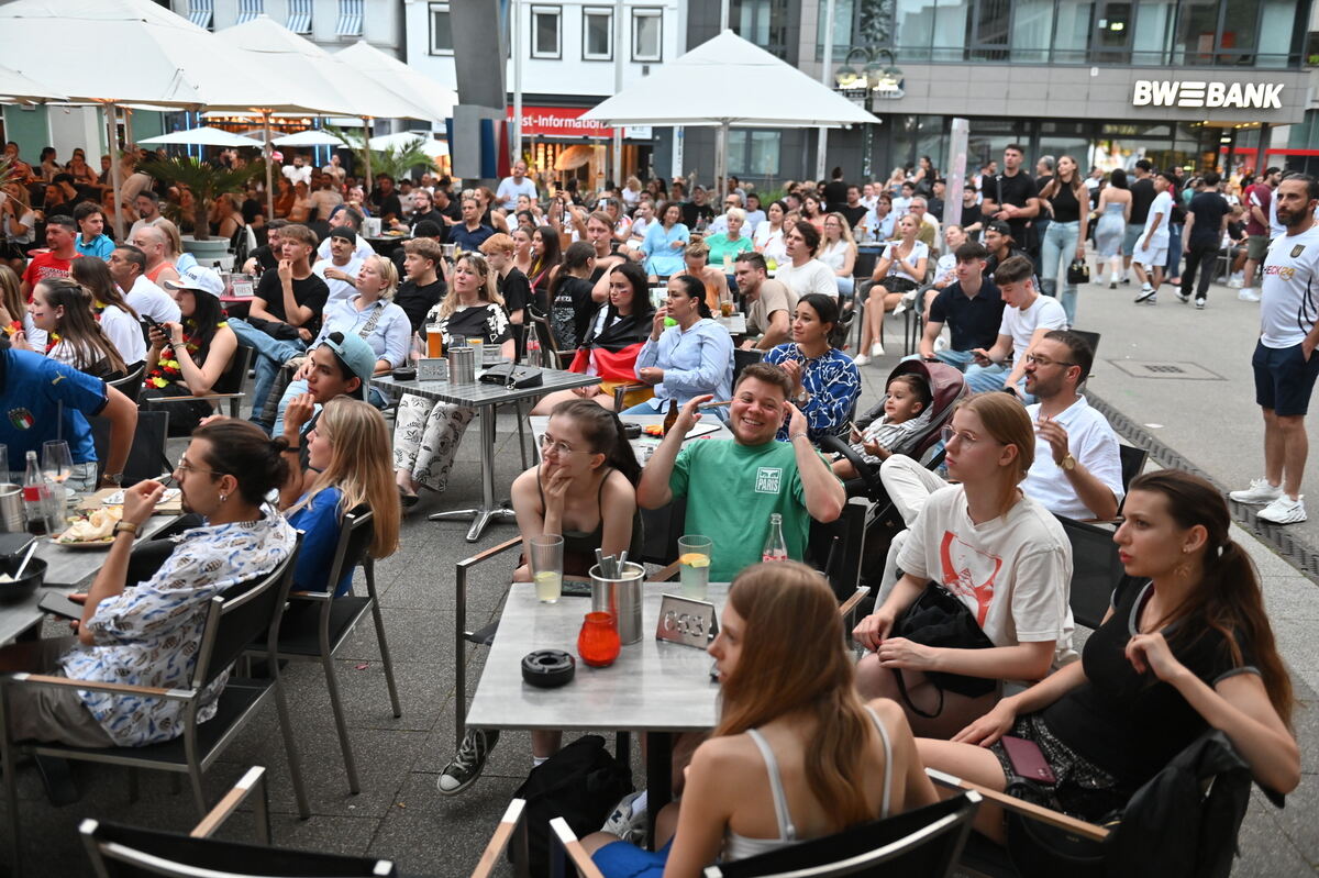 Bild  FOTO JÜRGEN MEYER Public Viewing Reutlingen_17