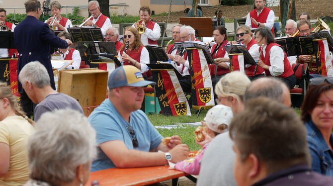 Bruderhaus Jahresfest Freunde, Verwandte, Bekannte treffen, Musik lauschen wie hier der Stadtkapelle Reutlingen - beim Jahresfest war vieles möglich.